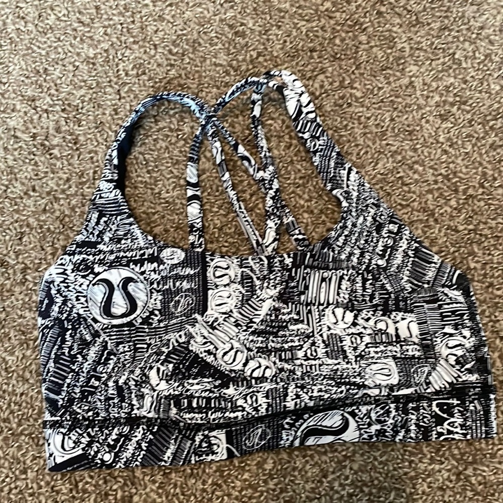Lululemon sports bra, size 6